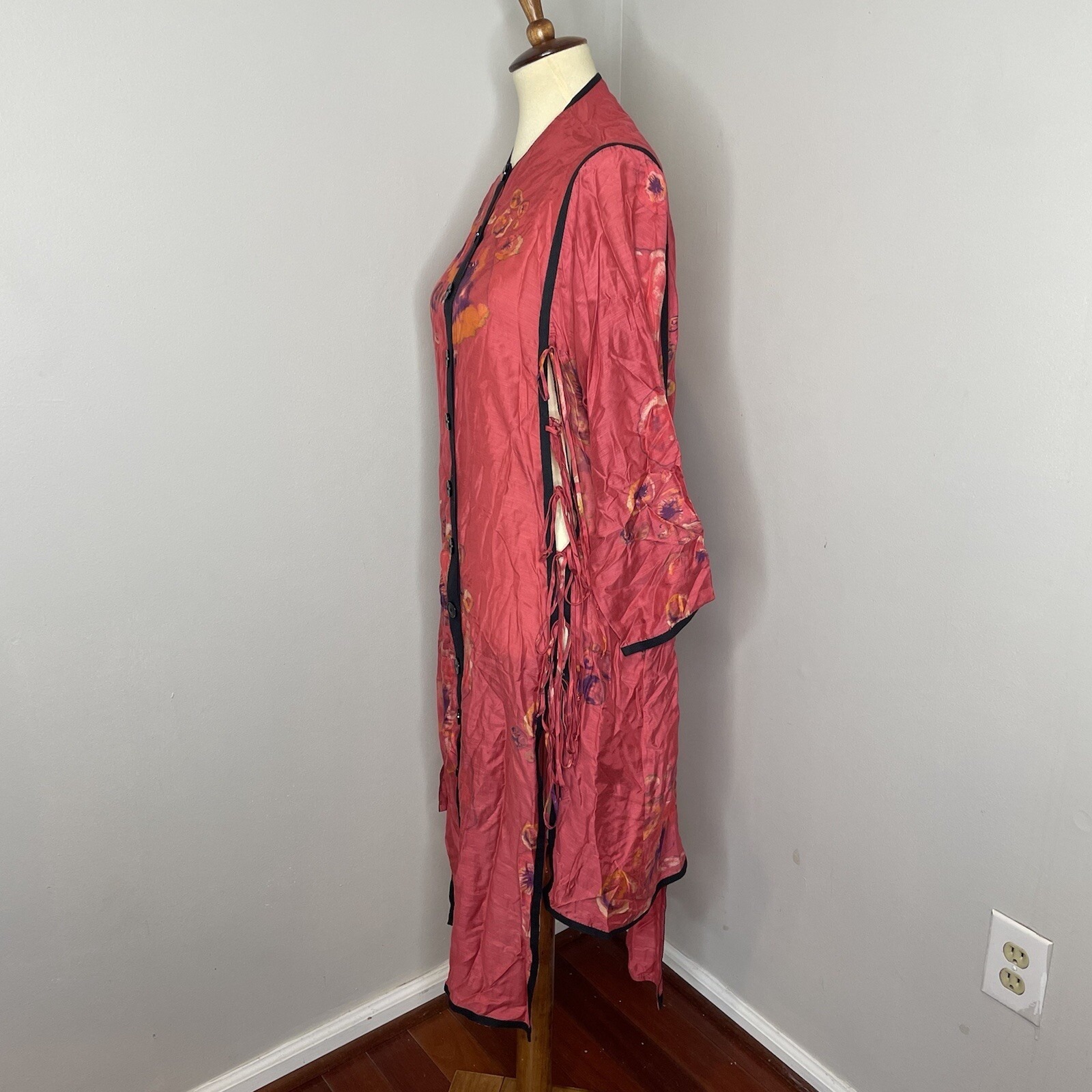 Saaksha & Kinni Long Sleeve Silk Pink Floral Cape Duster Medium M — image 2 of 4